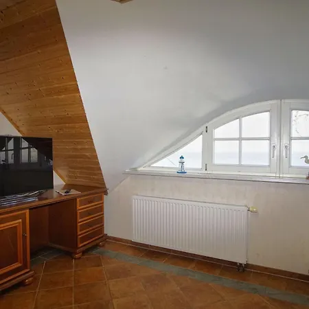 Strandlatscher 03 Mit Balkon Und Meerblick Wiek auf Ruegen